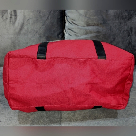 NWT VICTORIA'S SECRET " LOVE VICTORIA LARGE TOTE / WEEKENDER RED & BLACK 22"×14" - Picture 8 of 11